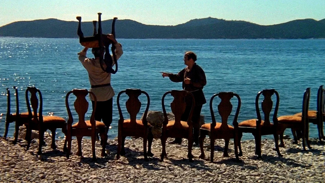 Photo 3 du film : Le mystere des douze chaises