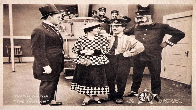Photo 2 du film : Charlot pompier