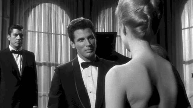 Photo 3 du film : The naked kiss