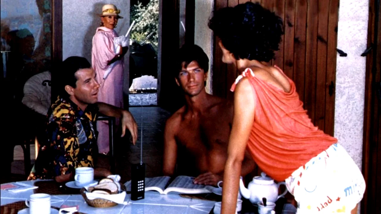 Photo 3 du film : Deux enfoires a saint tropez