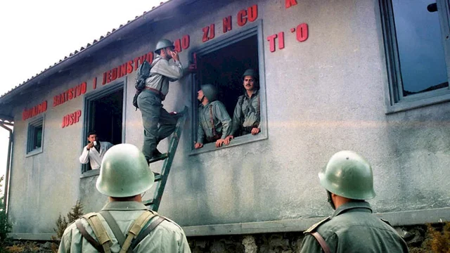 Photo 2 du film : Poste frontiere