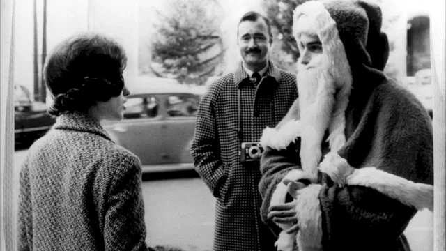 Photo 2 du film : Le pere noel a les yeux bleus