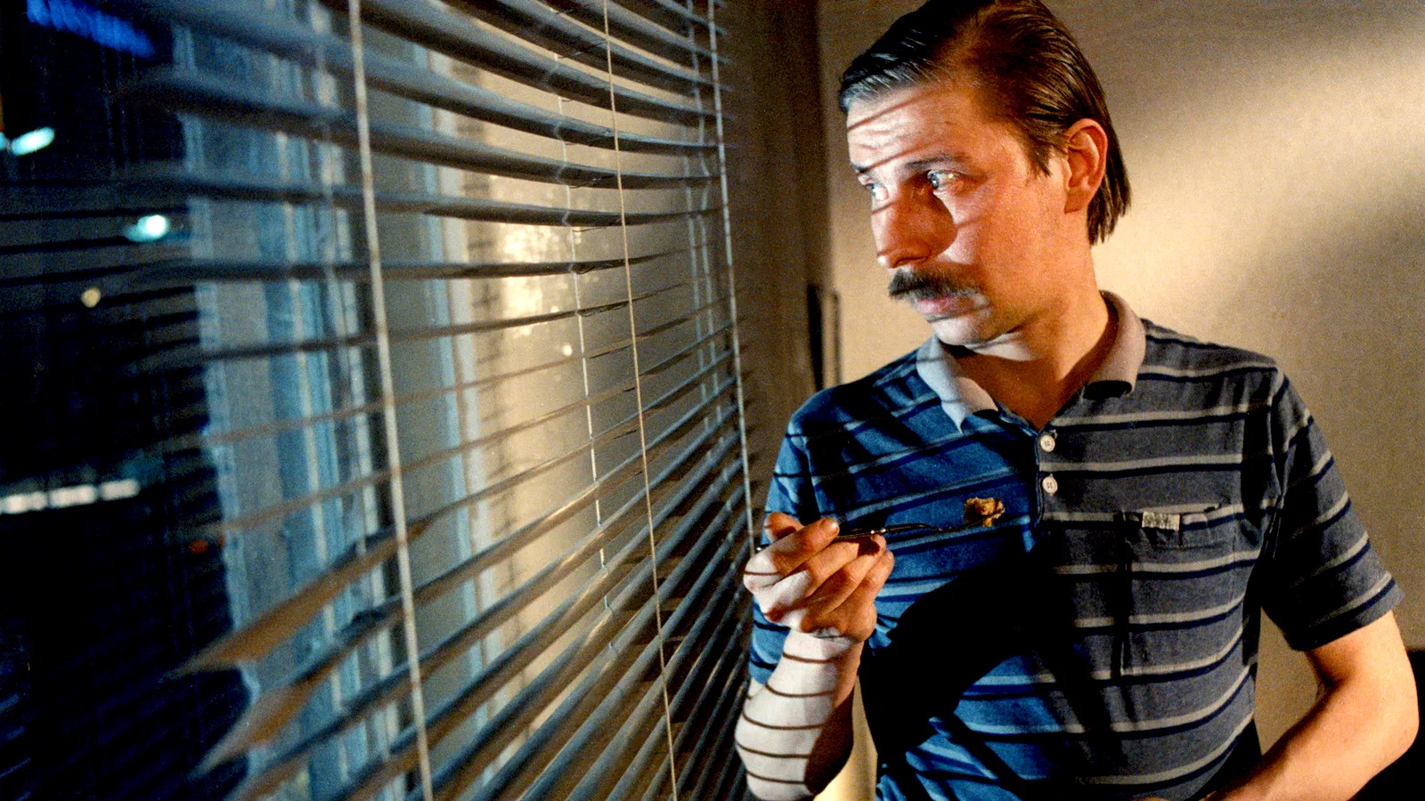 Photo 2 du film : Shadows in paradise