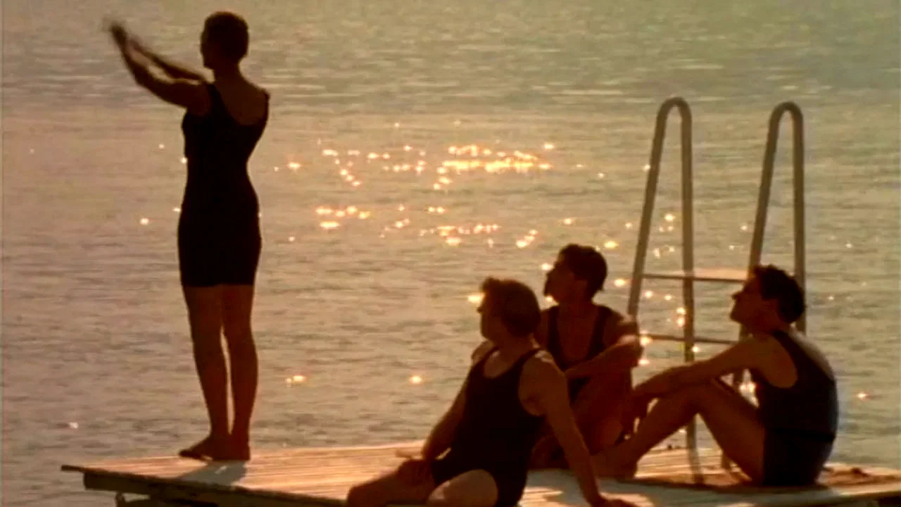 Photo 2 du film : A month by the lake