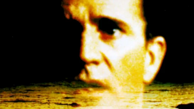 Photo 3 du film : L'homme sans visage