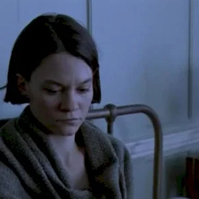 Photo du film : Une jeune fille a la fenetre
