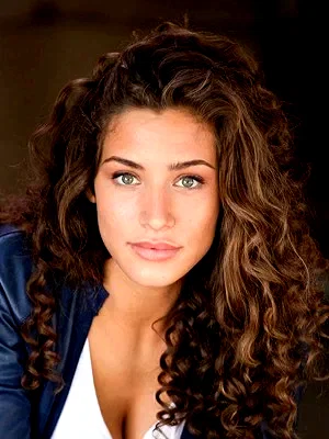 Manon Azem