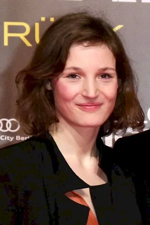 Vicky Krieps photo