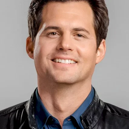 Kristoffer Polaha