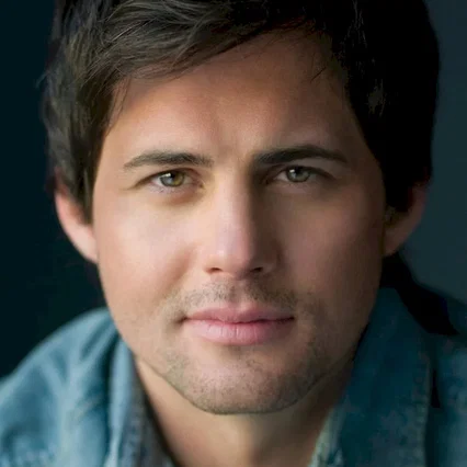 Kristoffer Polaha