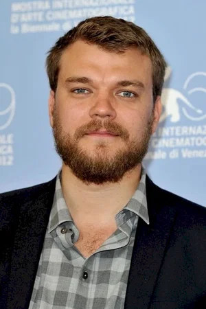 Pilou Asbaek photo
