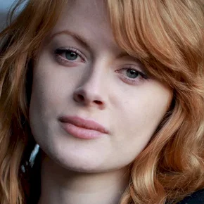 Photo star :  Emily Beecham