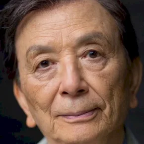 Photo star :  James Hong