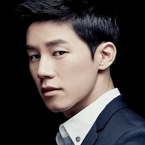 Photo star :  Kim Mu-yeol