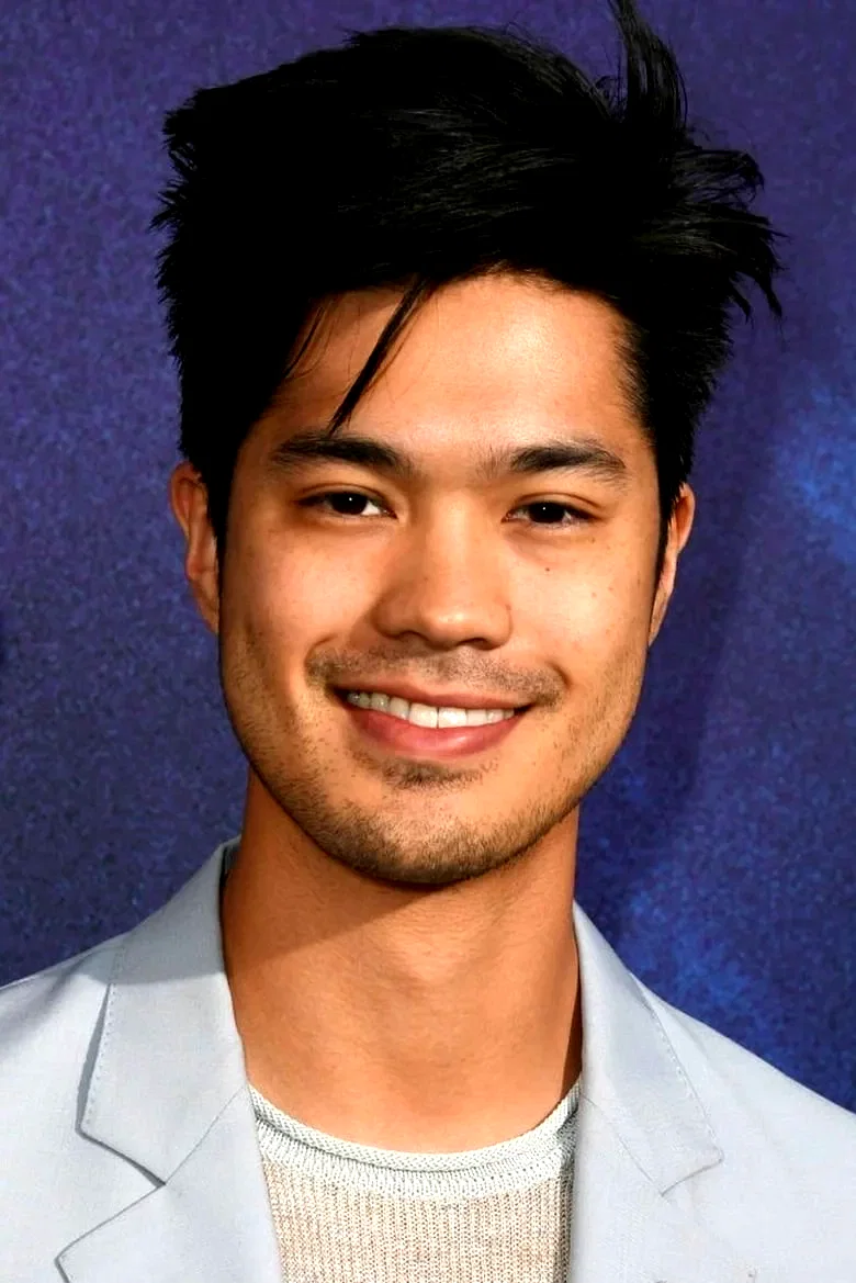  Ross Butler