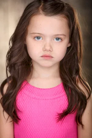 Violet McGraw photo