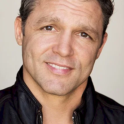  Anthony Molinari