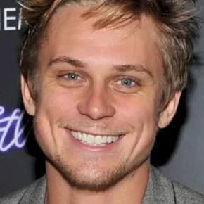 Photo star : Billy Magnussen
