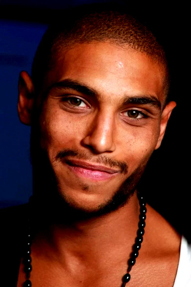  Nassim Lyes