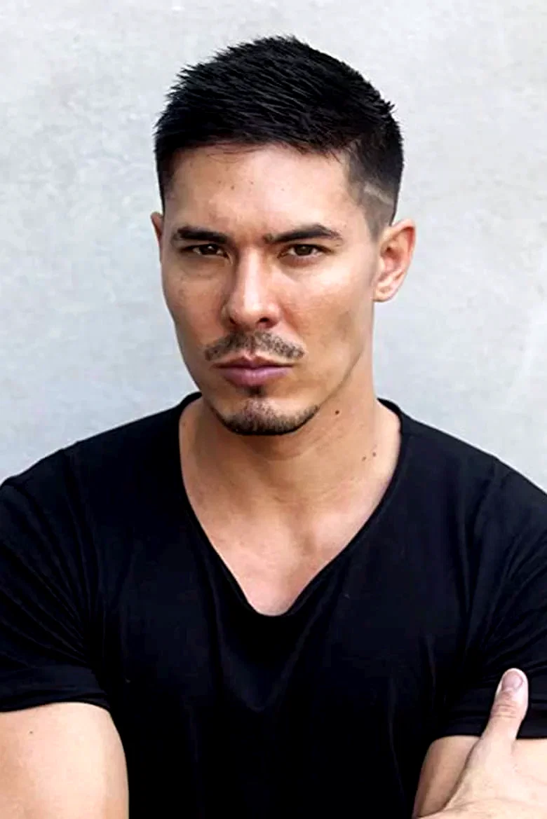  Lewis Tan