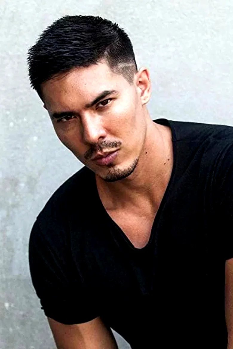  Lewis Tan