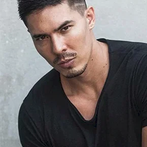 Photo star :  Lewis Tan