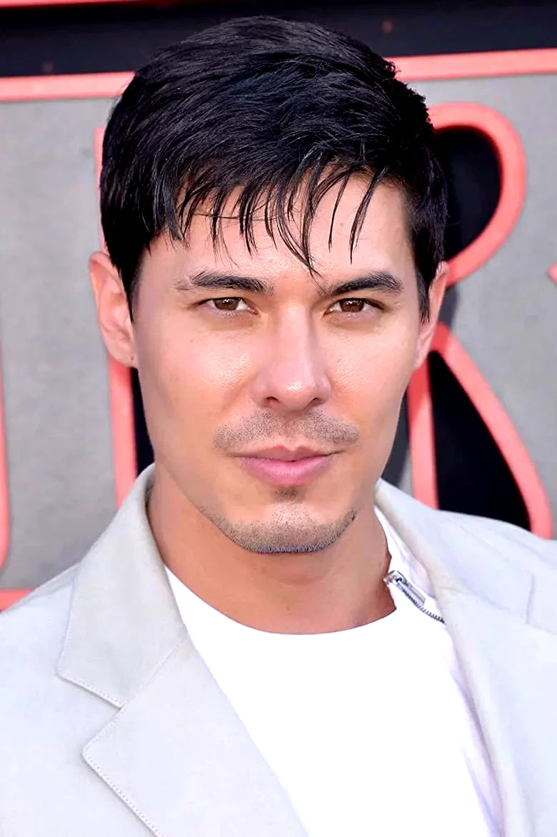  Lewis Tan