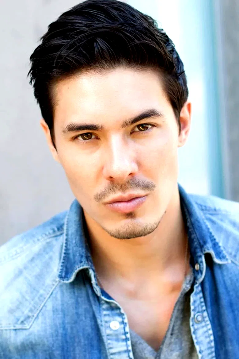  Lewis Tan