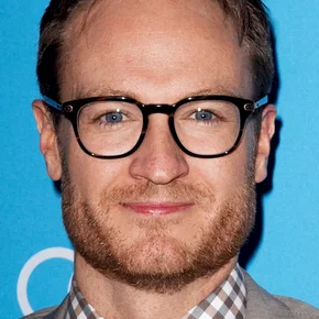 Photo star : Josh Lawson