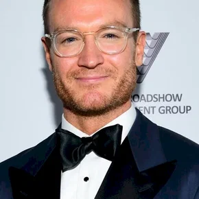Photo star : Josh Lawson