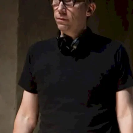  Simon McQuoid