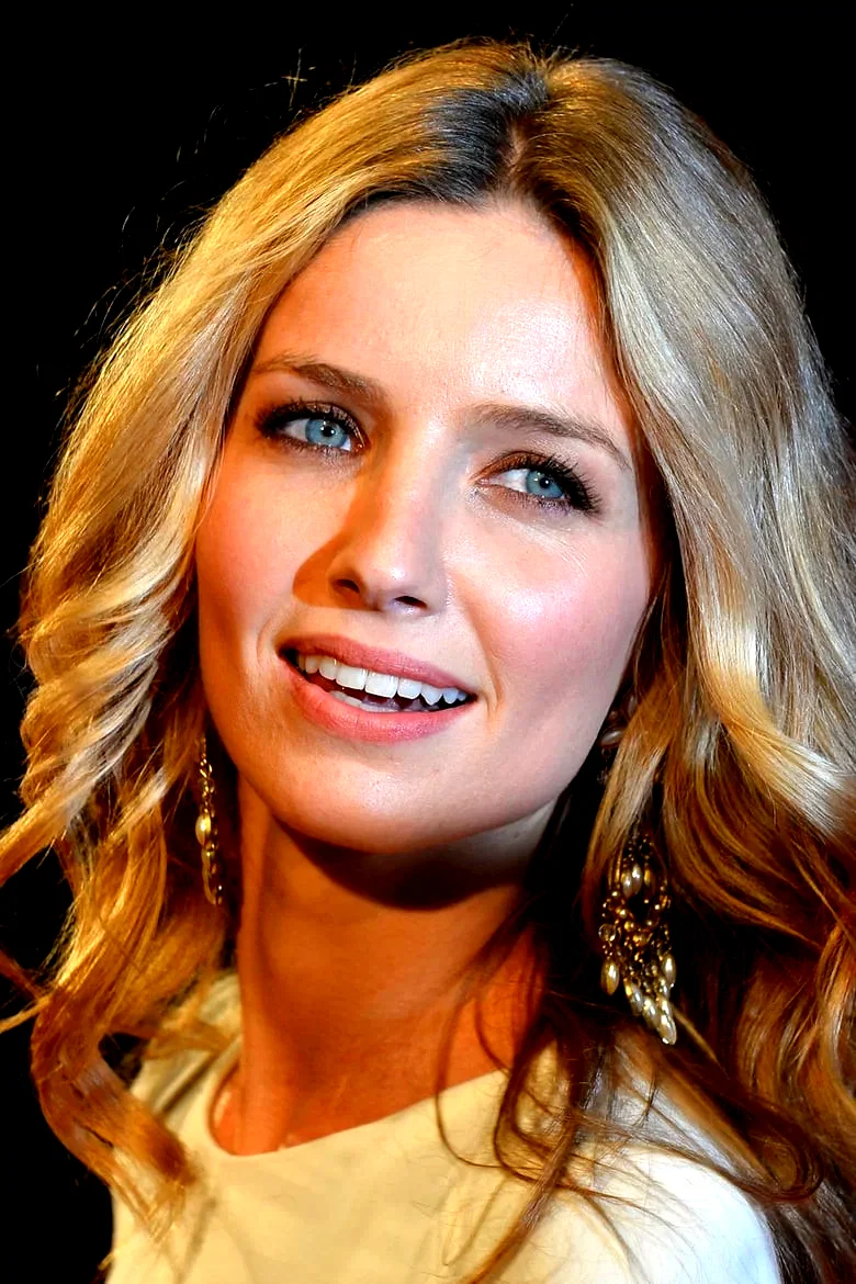 Annabelle Wallis