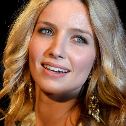 Annabelle Wallis