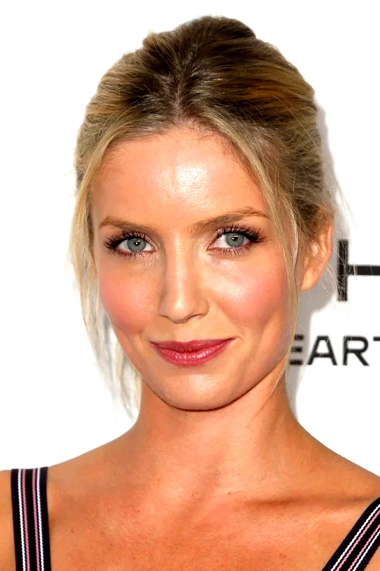 Annabelle Wallis