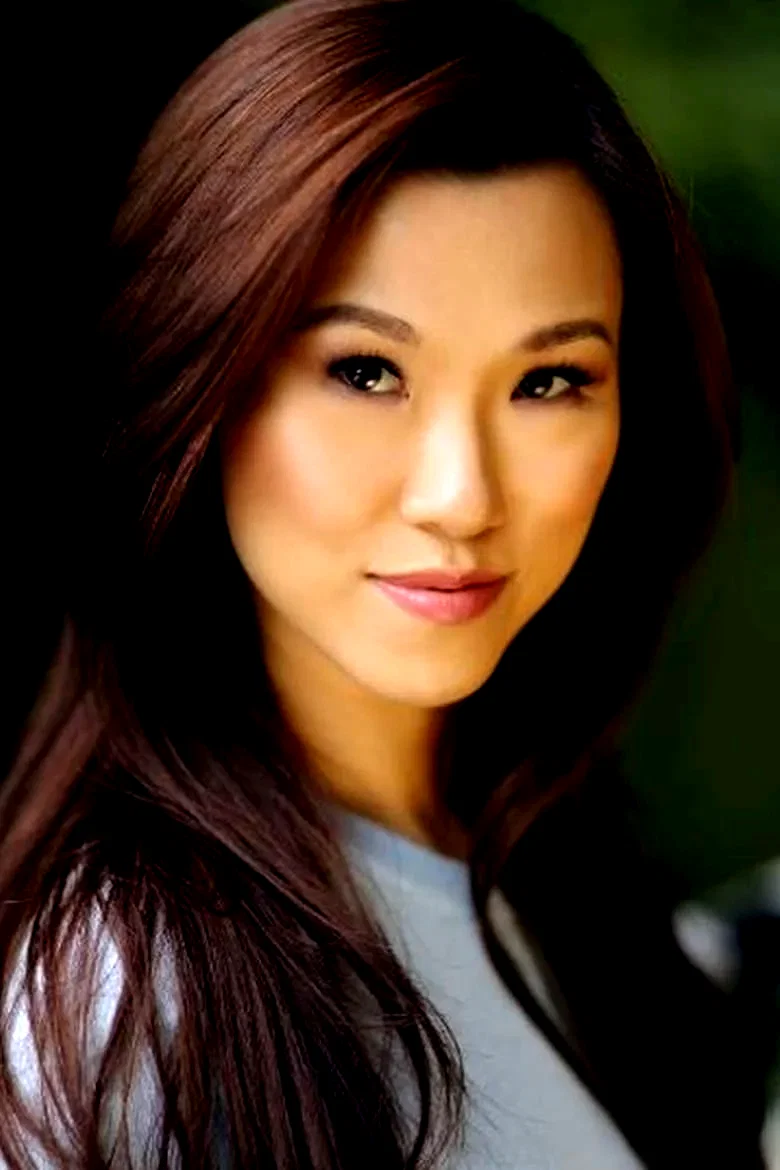  Selina Lo