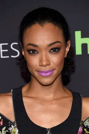 Sonequa Martin-Green photo