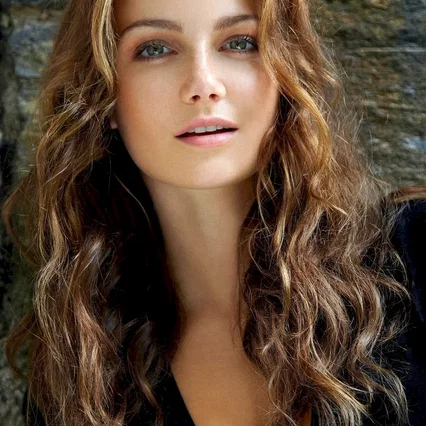  Andi Matichak