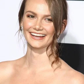 Photo star :  Andi Matichak