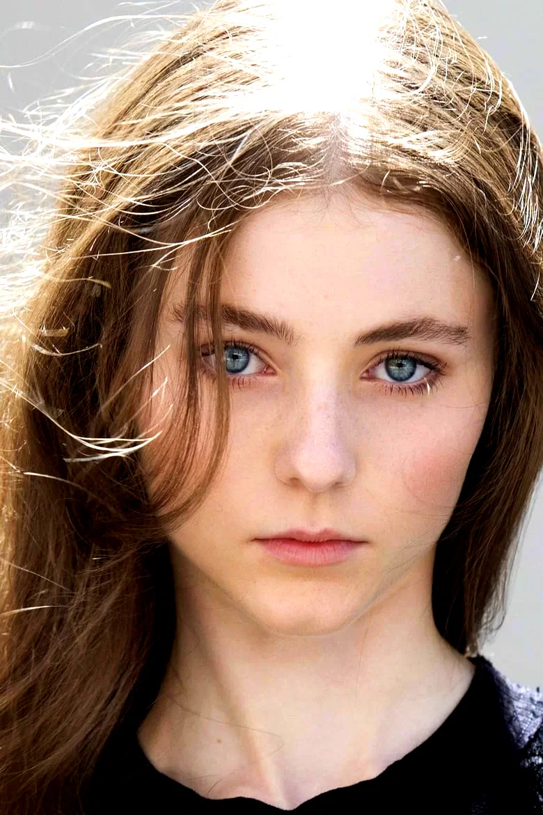  Thomasin McKenzie