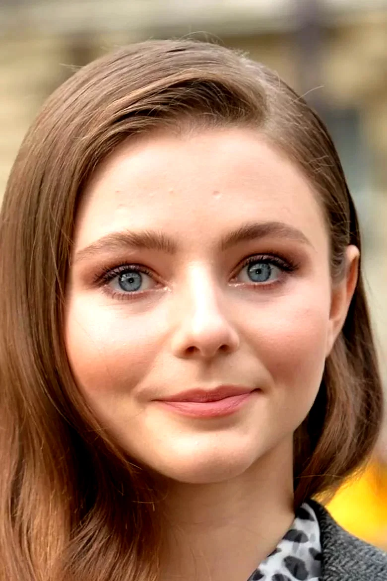  Thomasin McKenzie
