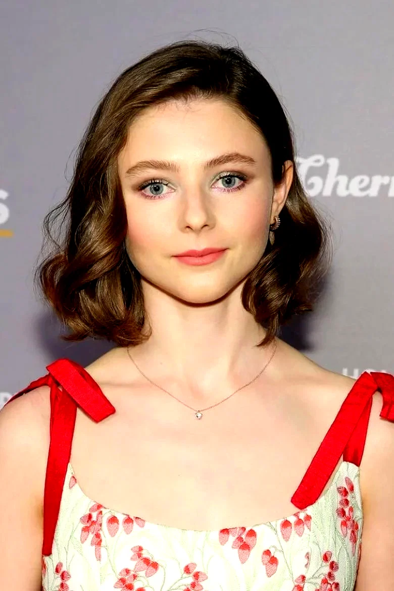 Thomasin McKenzie