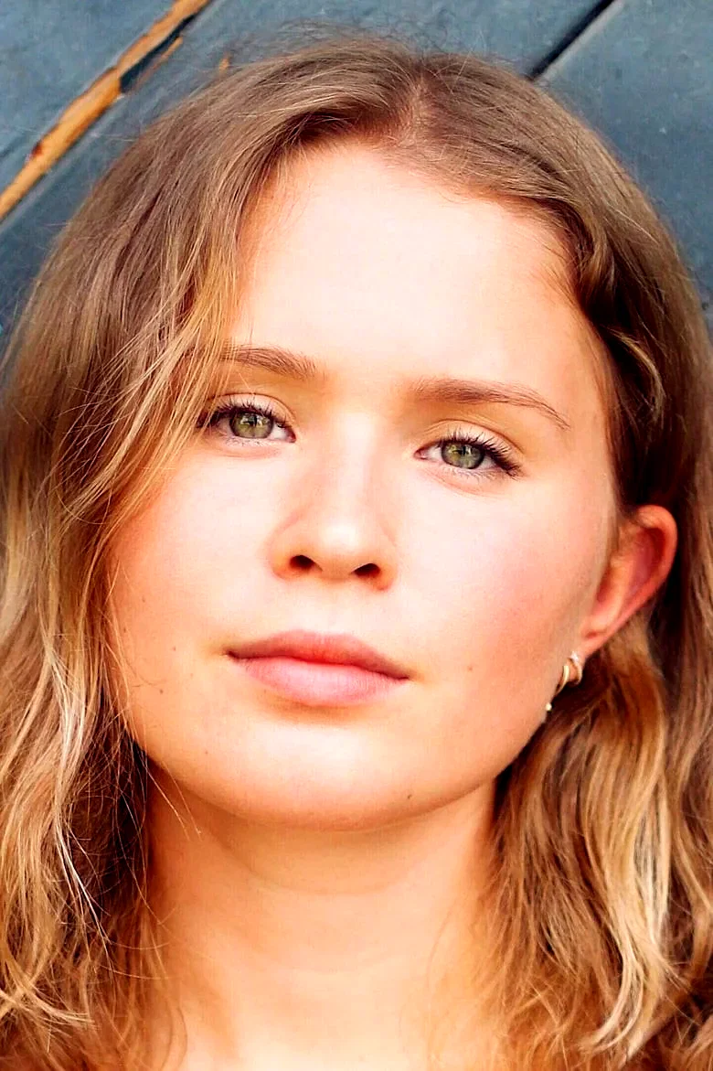  Eliza Scanlen