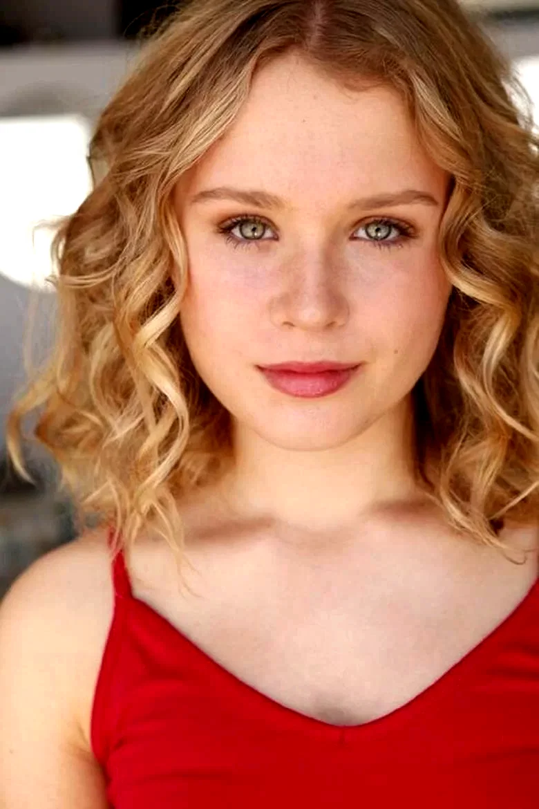 Eliza Scanlen