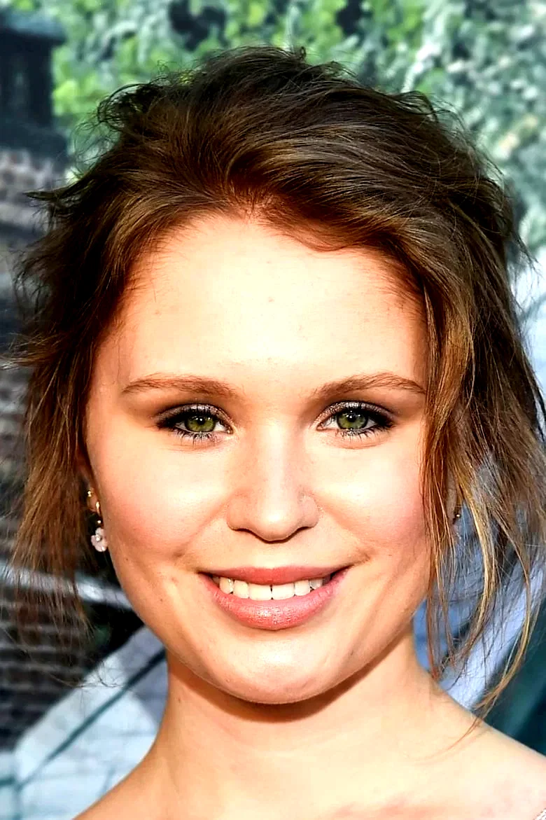  Eliza Scanlen