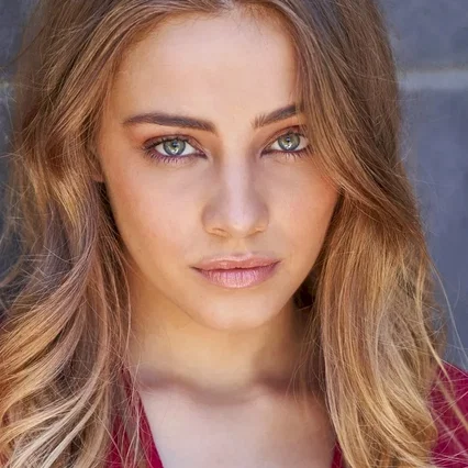  Josephine Langford