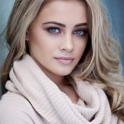  Josephine Langford