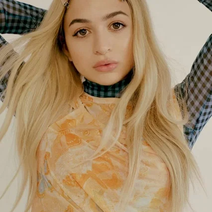  Josie Totah