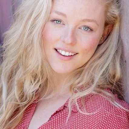  Kelly Van der Burg