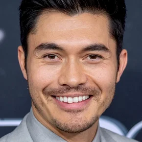 Photo star :  Henry Golding