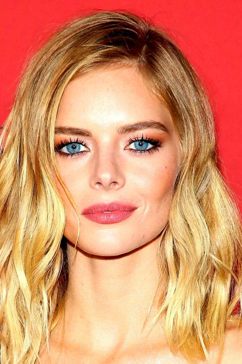  Samara Weaving